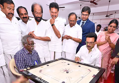 திருச்சியில் கேரம் விளையாடிய முதல்வர் மு.க. ஸ்டாலின்