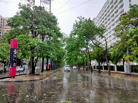 Heavy rainfall in Lucknow brings respite from scorching summer heat!