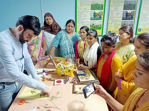 Ladies Special: NBRI Lucknow begins training programme on dehydrated floral crafts