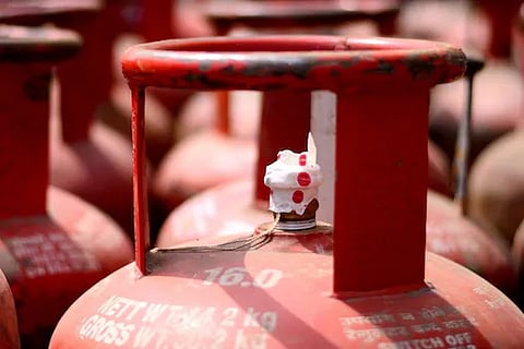 Knocksesne Shorts| Goa to provide 3 LPG cylinders to families living below poverty line