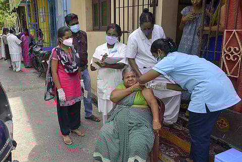 हर घर दस्तक - लखनऊ में अब शत-प्रतिशत कोविड टीकाकरण करने के लिए हर घर में दस्तक देंगे स्वास्थ्यकर्मी
