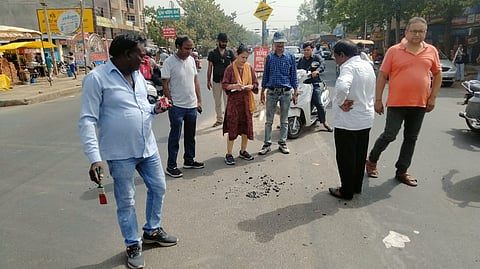 लखनऊ के टेढ़ी पुलिया से सेंट मेरी अस्पताल के बीच पड़ने वाले आठ अवैध कट बंद किये जाएंगे