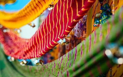 बांधनी और लहरिया के कपड़े