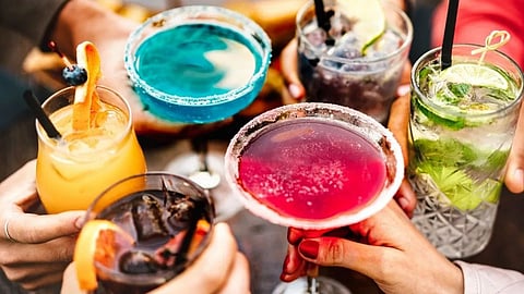 Need a place to chill? Here are 7 lit bars to go partying in Lucknow this weekend!