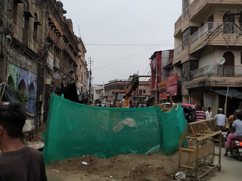 Rains, potholes & traffic leave Lucknow's Latouche Road, Qaiserbagh intersection jammed