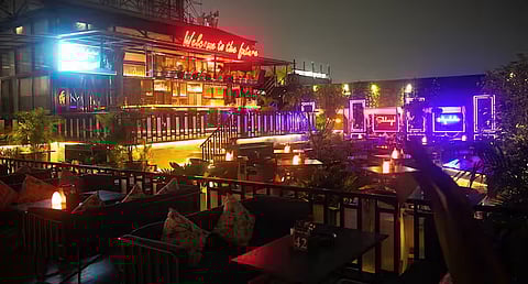 Wanna unwind this weekend? You just can't miss these 8 lit KnockOFF offers in Lucknow!