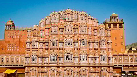 Going on a historical expedition? Here’s why Hawa Mahal in Jaipur should be on top of your list