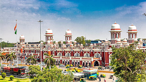 लखनऊ चारबाग रेलवे स्टेशन