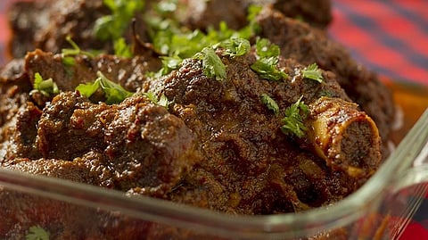 For your next wholesome meal in Mumbai, go for the dry & spicy Bombay Sukka Mutton