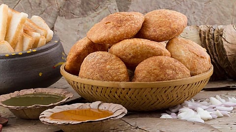 5 places in Indore to eat tasty Kachoris!
