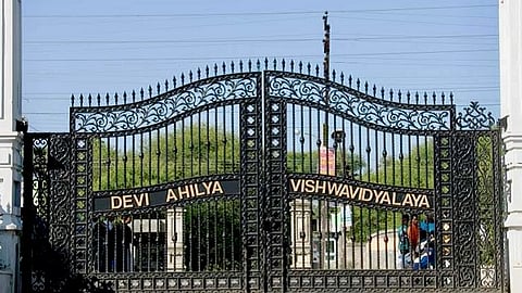 Knocksense Shorts| DAVV Indore to hold special main & supplementary exams for first year students