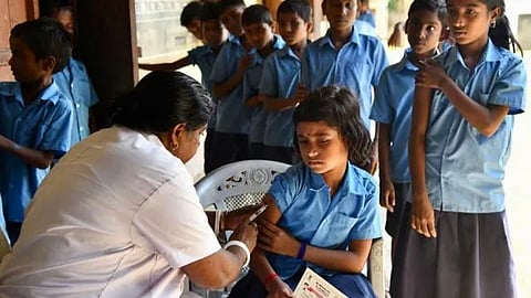As measles outbreak knocks
Mumbai, health workers struggle to overcome distress