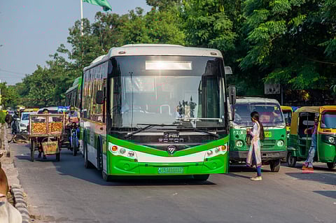 Knocksense Shorts | Students taking Integral-Charbagh route can now board the 1:15 e-bus daily