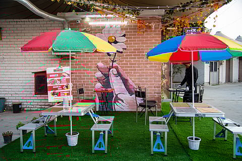 For fun, food & full-on thrill, head to ICDC Influence Car Dining Cafe in Lucknow right away!