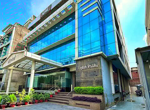 For comfort, convenience and excellence, book your next stay at the Myriad Hotel in Hazratganj