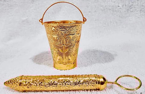 Knocksense Shorts | This Holi, shop opulent gold & silver pichkaris from Chowk in Lucknow