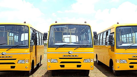 Parents, you'd soon be able to monitor school buses & track road traffic via Lucknow Smart City app