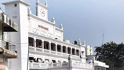 Lucknowites, carry all work related to Nagar Nigam office during these changed timings till April 18