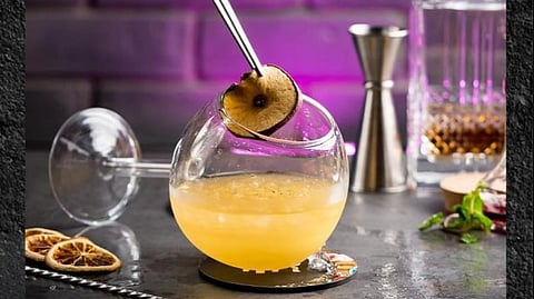 See, swirl, sip: Check out these mind-blowing deals on beers & cocktails in Lucknow!