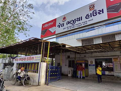 Run by prisoners, Jail Bhajiya House in Ahmedabad is a must-visit!