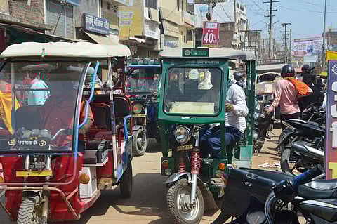 E-rickshaws to be prohibited on 11 major routes in Lucknow to ease congestion