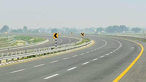 Lucknow-Kanpur Expressway to be ready by December 2024; Will reduce travel time to JUST 35 minutes!