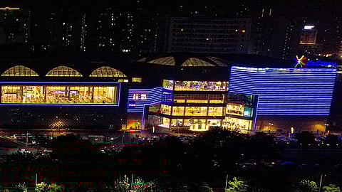 Don't miss out on the ultimate shopping spree! Get flat 50% off on all sections at Lulu Hypermarket