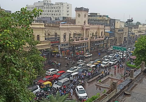 Rain and thunderstorm alert for 30 districts of UP; Moderate rain to surface over Lucknow, Kanpur