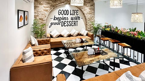 Head now to De Brasserie in Indore to gobble down tasty cream-filled bakes & soul-warming lattes