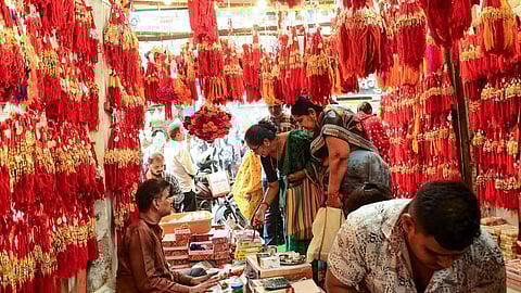 Rakhi shopping in Indore? Think no further than Ranipura Market