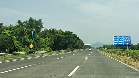 Knocksense Shorts | Mumbai-Pune Expressway will get Intelligent Traffic Management System soon