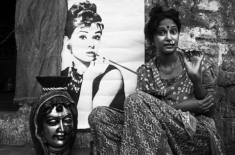 Have you heard of Hollywood Basti in Ahmedabad? Now we're unveiling the city's artistic gem!