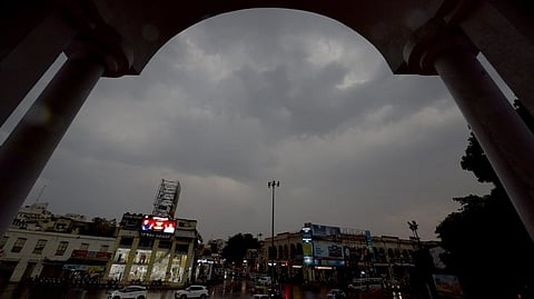 Lucknow Weather Report | Cloudy skies, isolated spells of rain and thundershowers to persist