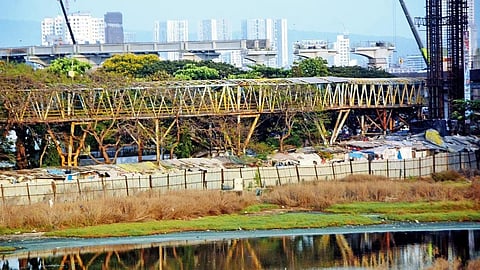Mumbai News | Reconstruction of Bandra Skywalk to begin soon! Check features here