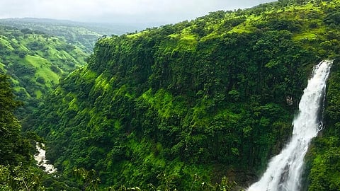 Shoo away the post-festival blues! Plan a short trip to Khamboli Waterfall from Mumbai