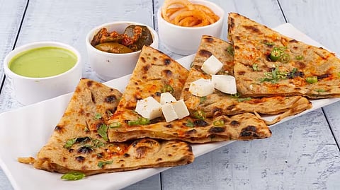Indulge in garma-garam classic & innovative parathas at THESE 7 Mumbai eateries!
