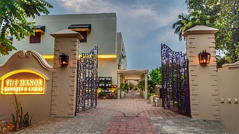 With picturesque backdrops, The Manor is offering prime dates in March-April for your ideal wedding!