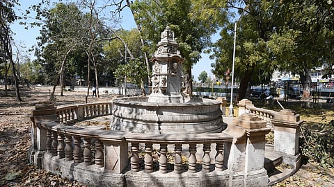 Explore the charm of Ahmedabad's British-era Victoria Garden near Riverfront