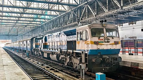 Knocksense Shorts | For New Year's Eve, 4 special suburban trains to operate in Mumbai Division