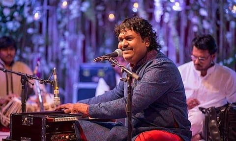 Get ready to sway to "Mor Bani Thanghat Kare" and more at Osman Mir's concert in Ahmedabad!