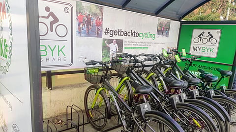 Fueling Mumbai's Bicycle Project, new bike parking stands installed around Bandra-Santacruz