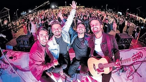 Strike the right chord this Christmas Eve with Twin Strings at Xmas Carnival 2023 Today