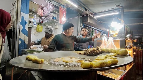 Street food lovers, have you tried the flavourful Pani Batashe at Kanpur's Gopal Chaat Bhandar?
