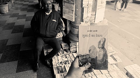 Dive into the world of Hindi literature at Hazratganj, here's a list of books to grab!