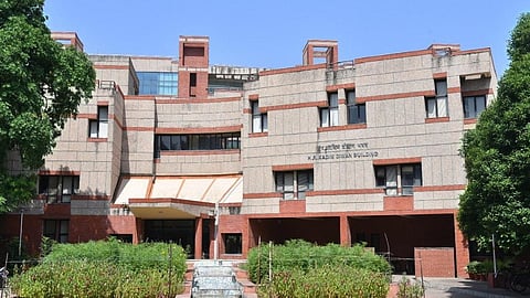 Smashing linguistic barriers, IIT Kanpur to soon offer courses in regional languages