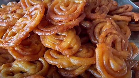 Crispy temptations: This place in Ahmedabad serves up crispy & sweet Jalebis made from Urad Daal!