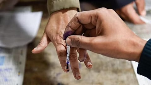 Paid leave or two-hour recess for office & factory staff on Voting Day: Mumbai District Collector