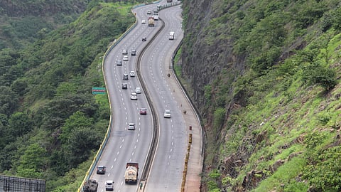 Mumbai-Pune Expressway to get Maha's FIRST AI-powered Intelligent Traffic Management System