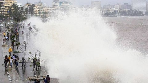 Mumbai monsoons to bring 22 high tides, surging above 4.5 meters; BMC warns of impending flood!