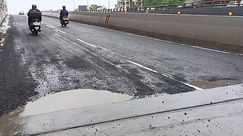 Mumbai’s BKC-LBS Marg Flyover closed for pothole repairs; know details